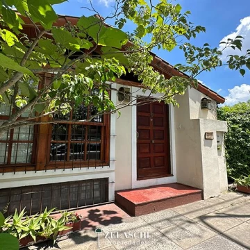 Casa en venta: sobre calle Picasso, Ciudad Jardín - Zelaschi Propiedades 
