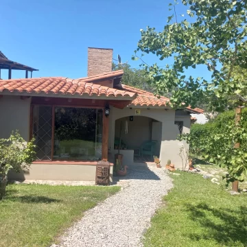 Casa en barrio La Costa