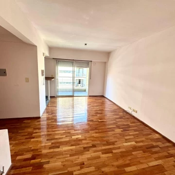 Venta Departamento  1 dormitorio  Frente. Zona UAI / Facultades  Rioja 2800 Rosario