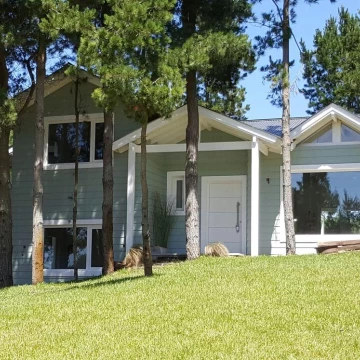 Casa en  venta de 3 dormitorios en Costa Esmeralda barrio Deportiva II