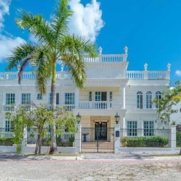 CASA EN LAGOS DEL SOL EN VENTA