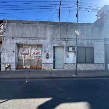 VENDE/PERMUTA casa en zona centro ubicada en Olleros 83