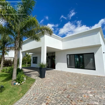Casa en venta en una planta  en Greenville Polo Hudson Berazategui