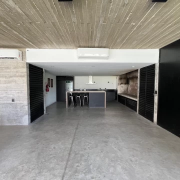1740082377.jpg