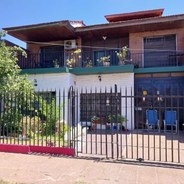 CASA EN VENTA SAN JOSE, TEMPERLEY, LOMAS DE ZAMORA, FONDO, COCHERA, QUINCHO, PARRILLA