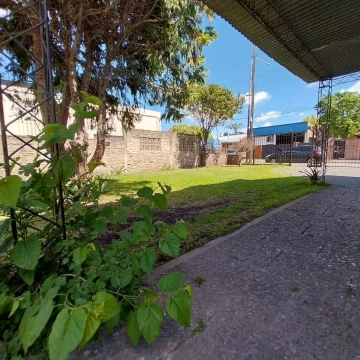 Venta, Casa, seis ambientes, Monte Grande, patio, fondo, cochera, apto credito, apto profesional