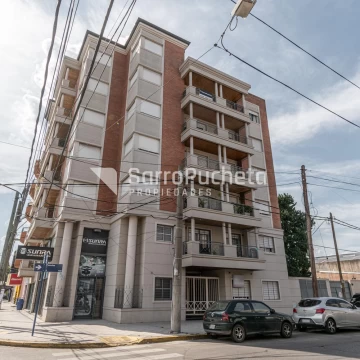 Venta departamento 3 ambientes al frente con amplio balcón en Ramos Mejía.