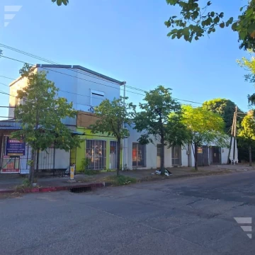 AVDA BARBIERI ESQ JUNCAL  LOCAL COMERCIAL,  M.AMBIENTE Y DOS CASAS