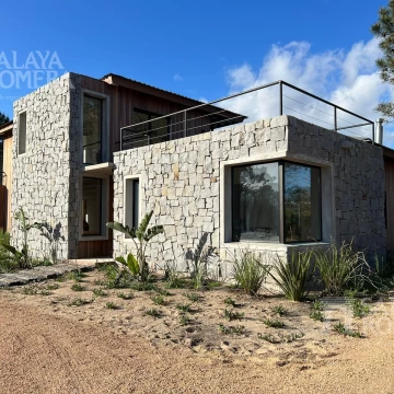 Moderna Casa en Laguna Escondida Jose Ignacio