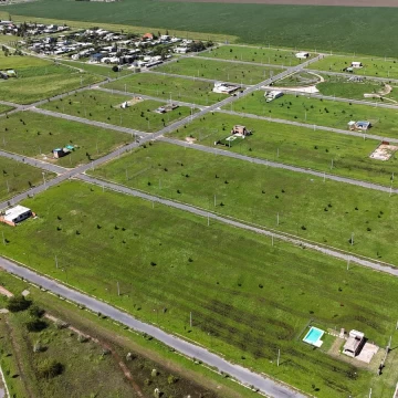 Barrio Los Pinos 4 - Lotes de 420m2 - Álvarez