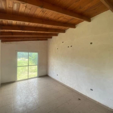 VENTA CASA COSQUIN 1 DORM A TERMINAR 