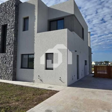 Casa  en Venta en Santa Elisa, Pilar del Este