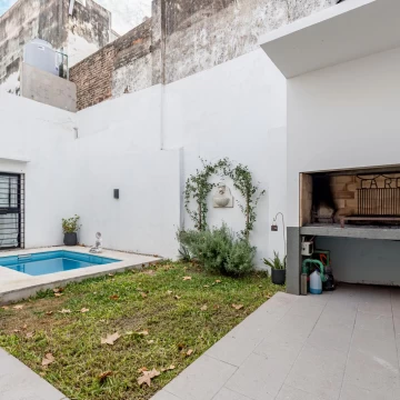 VENTA | PERMUTA - Casa 3 dormitorios y comodín, piscina y quincho - Echesortu, Rosario.