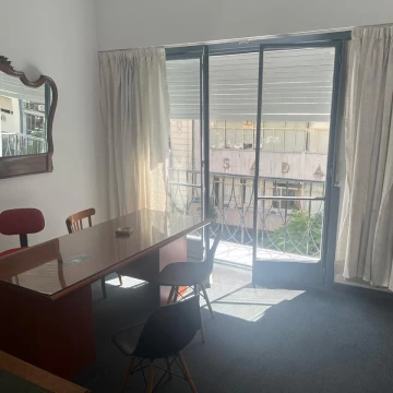 Departamento en venta 3 amb al frente con balcon - Centro, CABA