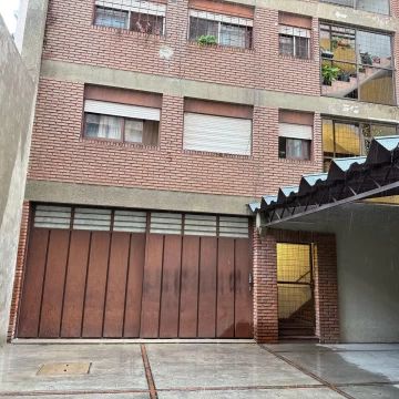 Depósito en  venta Zeballos 1129