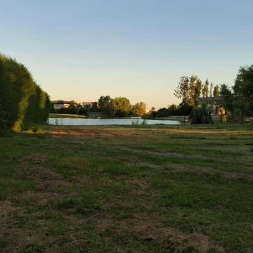 VENTA - LOTE AL AGUA - EL CANTON - PERMUTA