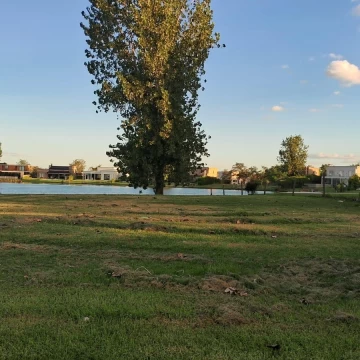 VENTA - LOTE AL AGUA - EL CANTON - PERMUTA