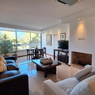 Venta Apartamento de 3 dormitorios y dependencia en zona Punta Shopping