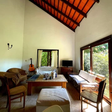 Alquiler anual Casa 3 Dormitorios Punta del Este con Jardín y Parrillero