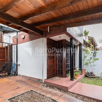 Venta triplex  4 ambientes en Barrio Guemes.