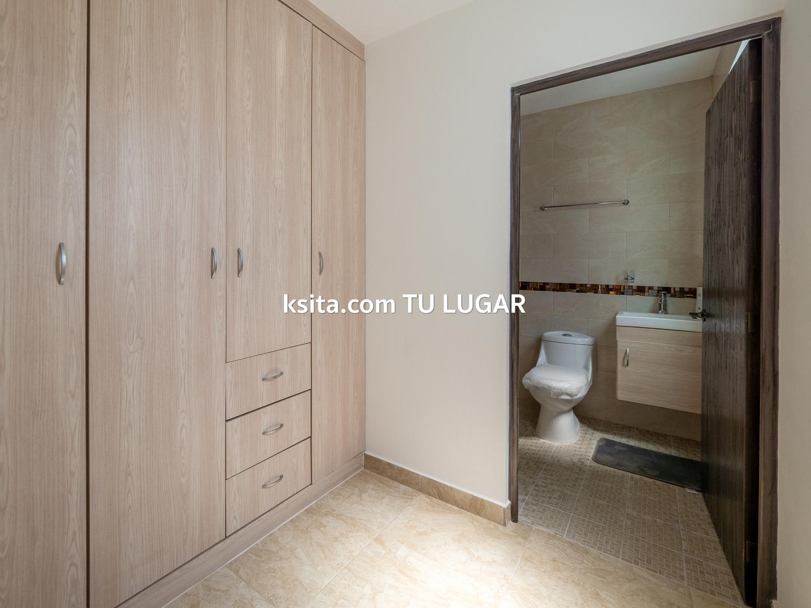 Closet y acceso a baño