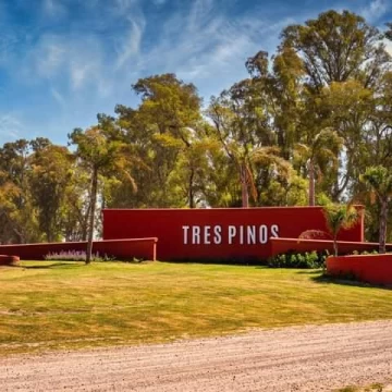 Lote en Barrio Autosustentable - Tres Pinos -  Barrio Laguna