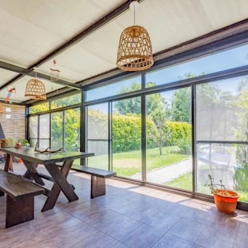 Casa en Venta de 3 dormitorios con piscina en Funes