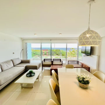 VENTA APARTAMENTO EN PRIMERA LINEA MANSA PUNTA DEL ESTE