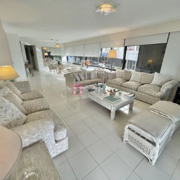 Venta , Primera linea Puerto Punta del Este SAP4071047