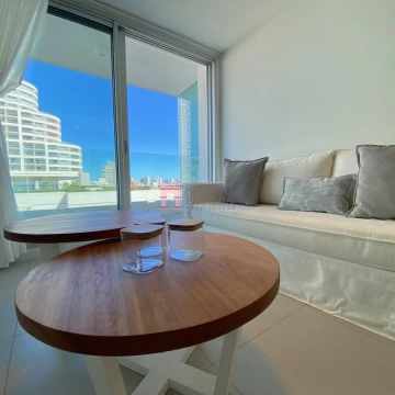 VENTA  UN DORMITORIO ZONA ENJOY A ESTRENAR PLAYA MANSA PUNTA DEL ESTE