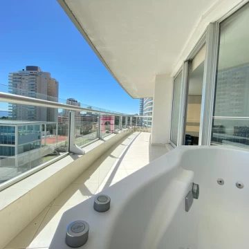 VENTA 3 DORMITORIOS EN SUITE PLAYA MANSA PUNTA DEL ESTE