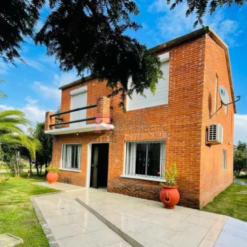Venta , casa , 3 dormitorios y dependencia , La barra , Punta del este SHO4291412.