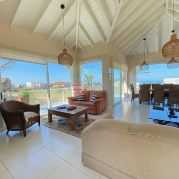 VENTA Y ALQUILER TEMPORAL: 6 DORMITORIOS   SERVICIO EXCELENTE CASA MONTOYA LA BARRA PUNTA DEL ESTE