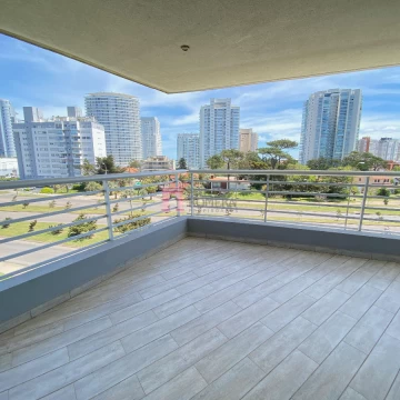 VENTA:  2 DORMITORIOS EN TORRE DE CATEGORÍA  CON EXCELENTES SERVICIOS