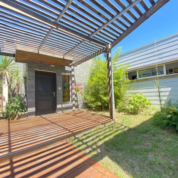 Venta 4 dorm, 3 baños, jardín, seguridad y comodidad , PUNTA DEL ESTE  SHO4747674