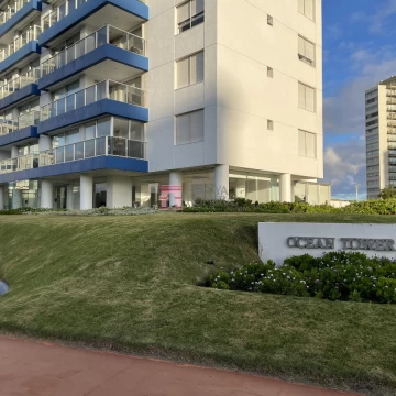 VENTA: 3 Dormitorios   Servicio primera linea en Playa Brava Punta del Este