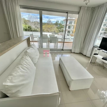 Venta: Apartamento 1 Dormitorio con Parrilla Propia  Punta del Este