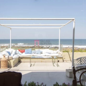 VENTA: CASA 5 DORMITORIOS PRIMERA LINEA MAR LA BARRA