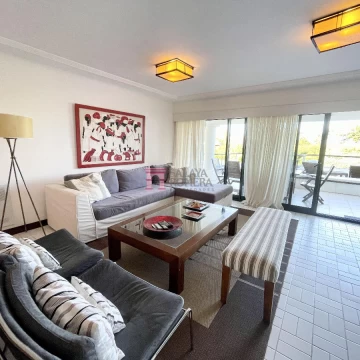 VENTA - Departamento 3 dormitorios mas servicio en Playa Brava Punta del Este SAP5950835
