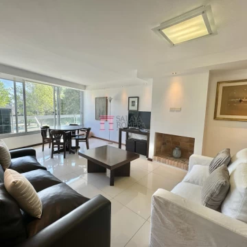 Venta  apartamento de 3 dormitorios y servicio en Roosevelt , Punta del Este