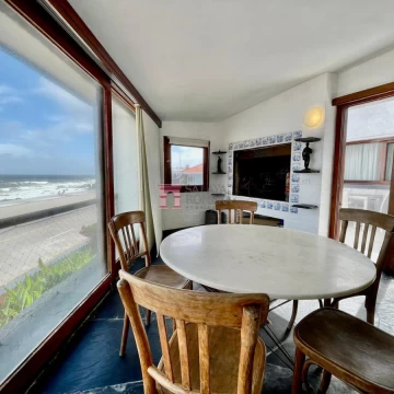Casa en venta y alquiler temporal de 6 dormitorios en Punta del Este