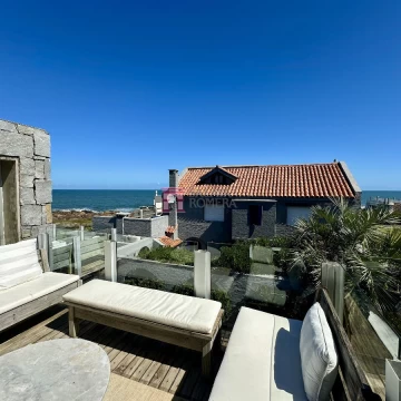 VENTA  APARTAMENTO TIPO CASA MONTOYA LA BARRA PUNTA DEL ESTE