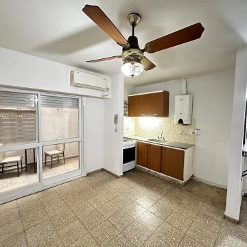 Planta Baja de un dormitorio con patio - Echesortu