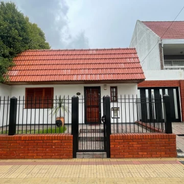 Casa en Venta de dos dormitorios en La Plata