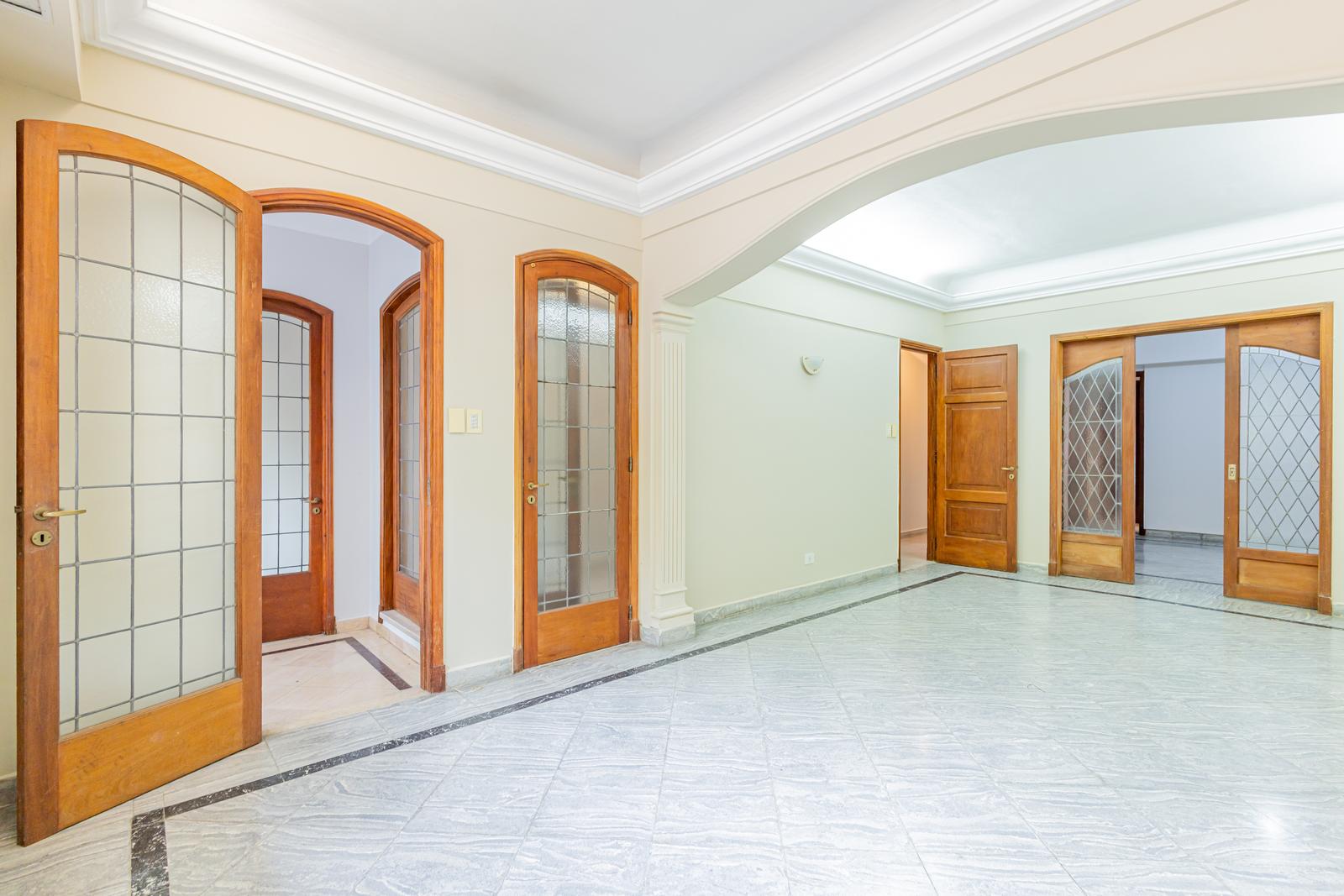 Casa de 5 dormitorios en La Plata, foto 5