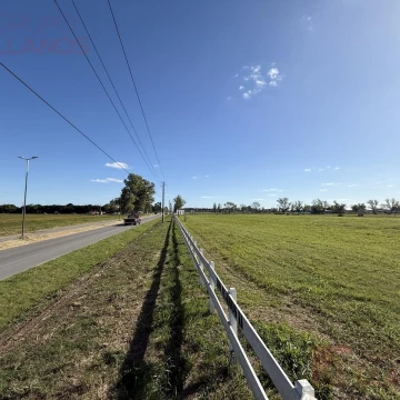 Venta Lote comercial sobre Avenida Beschtedt, Luján