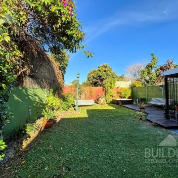 Casa en  venta - San Carlos - La Plata