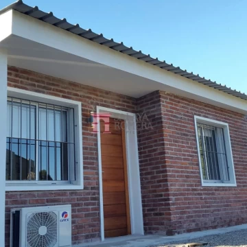 VENTA DE CASA 3 DORMITORIOS EN LA BARRA