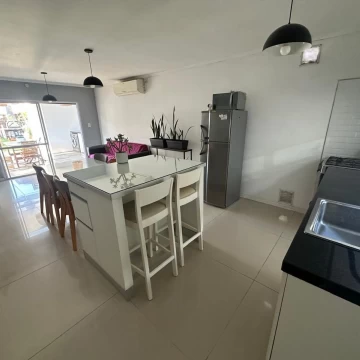 VENDE hermosa propiedad ubicada en Benitez 514
