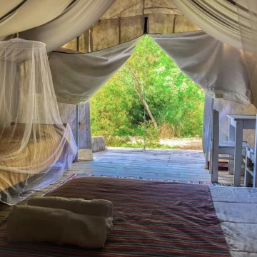 Complejo de 9 cabañas y 20 tiendas de Glamping